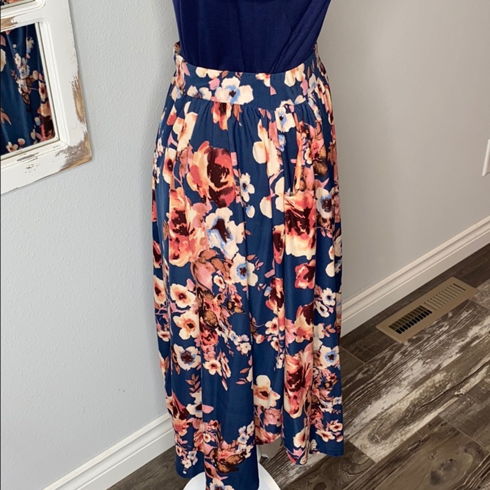 Navy Blue Floral Midi Skirt - Picture 4 of 7